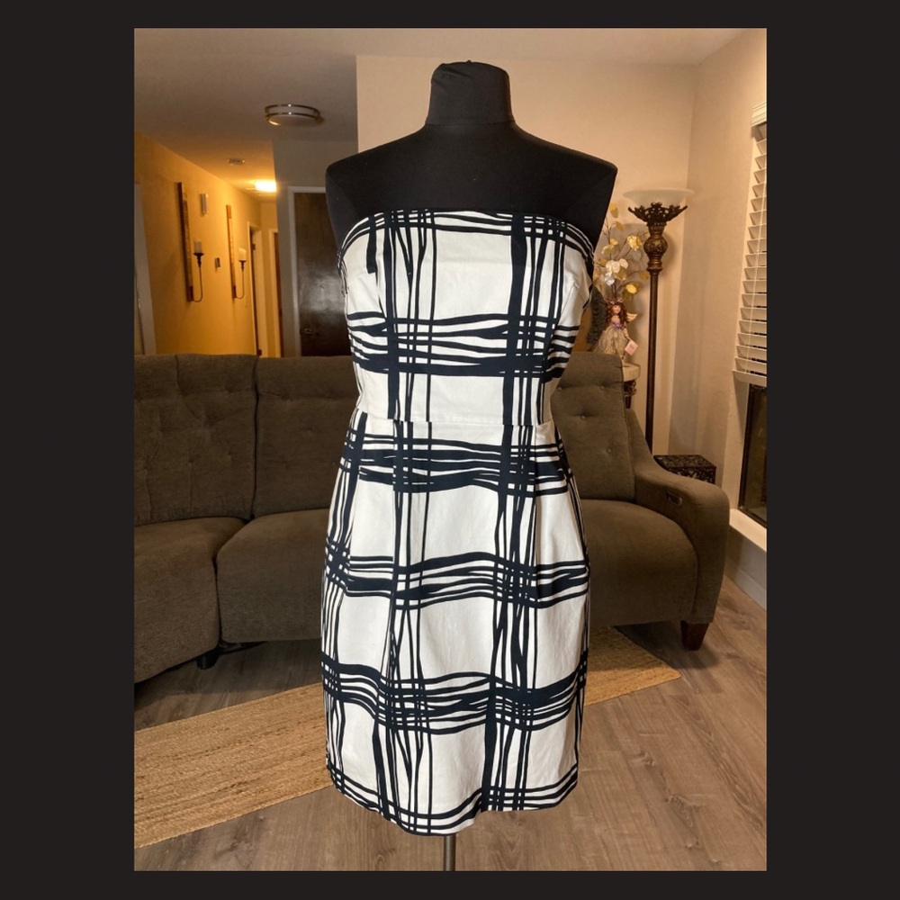 Express Design Studio Strapless Abstract Black White Sheath Dress | Size 10